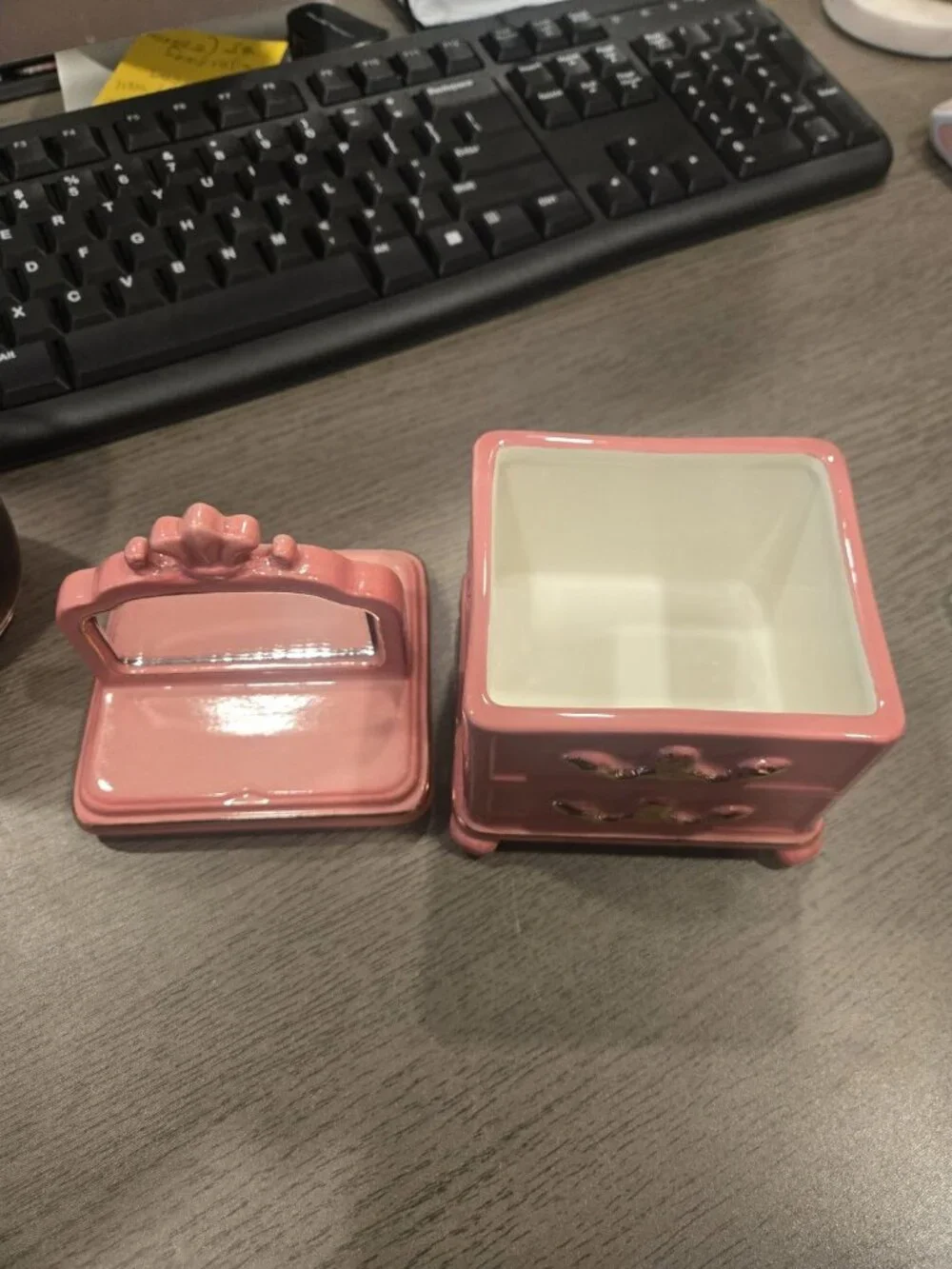 New Pink Ceramic Victoria Bedroom Vanity Storage Jewelry Trinket Box Decor